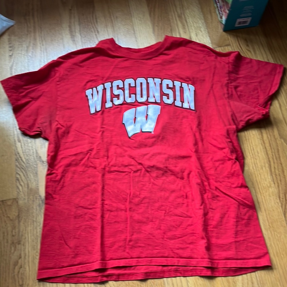 Wisconsin Badgers Tshirt